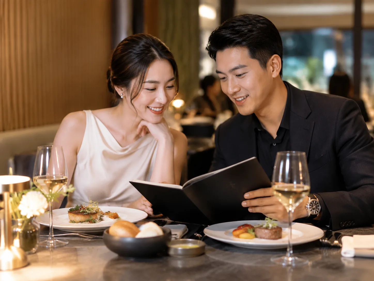 Minh họa chủ đề ưu đãi ẩm thực từ thẻ tín dụng